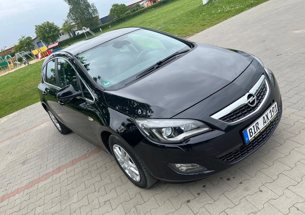 Opel Astra cena 27999 przebieg: 151000, rok produkcji 2011 z Trzebinia małe 466